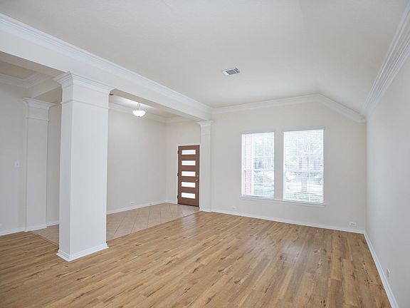 4th image of 8802 Rocky Knoll Ln