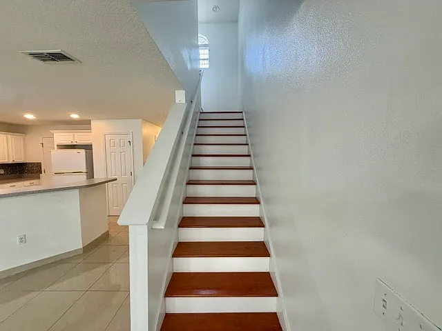 2444 Hassonite St — Photo 11