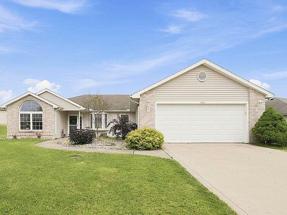 2nd image of 252 Broadmore Cir