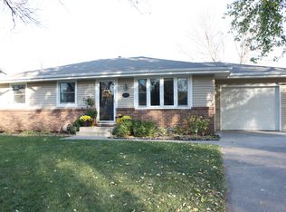 4307 Hallcliffe Rd, Lincoln, NE 68516