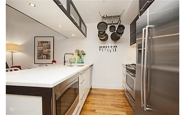 Rented by Douglas Elliman | media 15