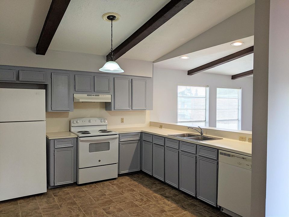 Spacious Kitchen equipped with Dishwasher