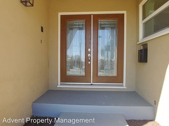 3rd image of 1560 N Helen Ct
