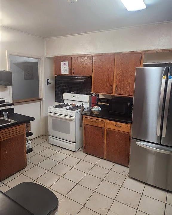 2nd image of 1909 Flat Shoals Rd