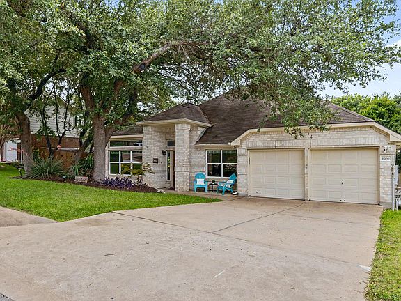 3rd image of 1909 Holly Hill Dr