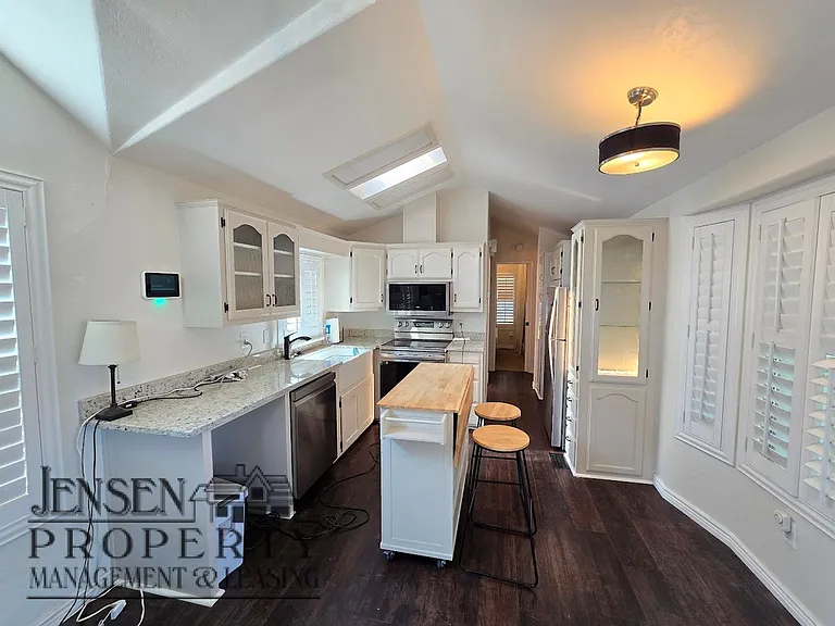 147 Ash St — Photo 9