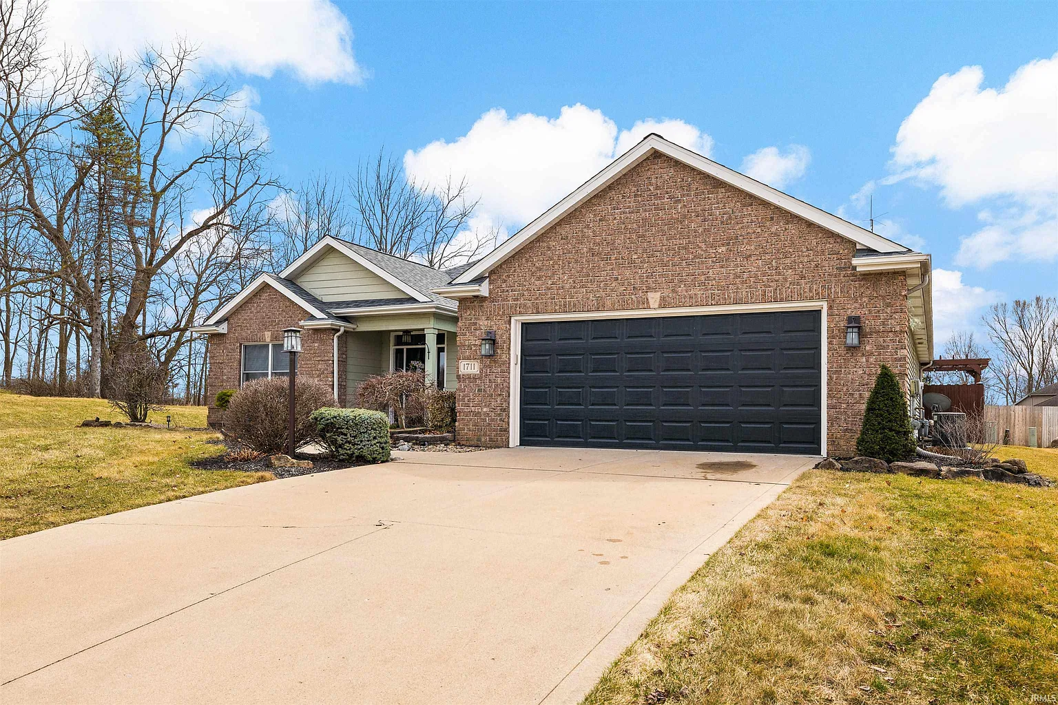 1711 Oakville Rd photo 1