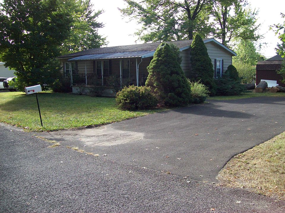 1st image of 15 Luau Ln