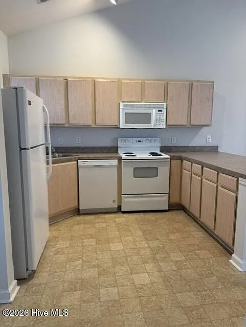2 bed, 2.0 bath, $1,450 — Photo 3