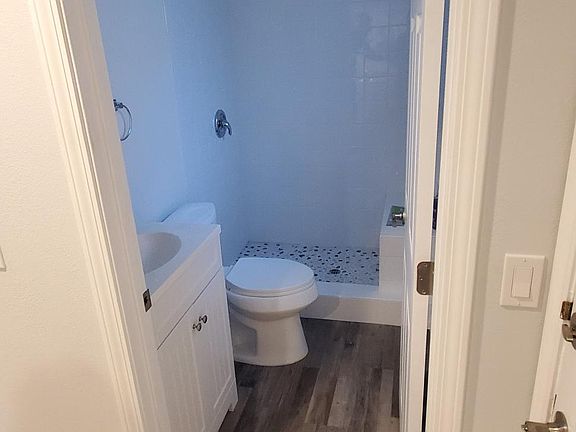 5th image of 2118 California Ave #2118
