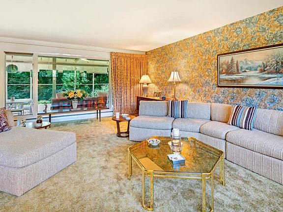 4th image of 869 Ocean View Dr