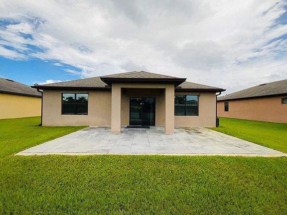 2nd image of 6526 NW Oaklawn Way