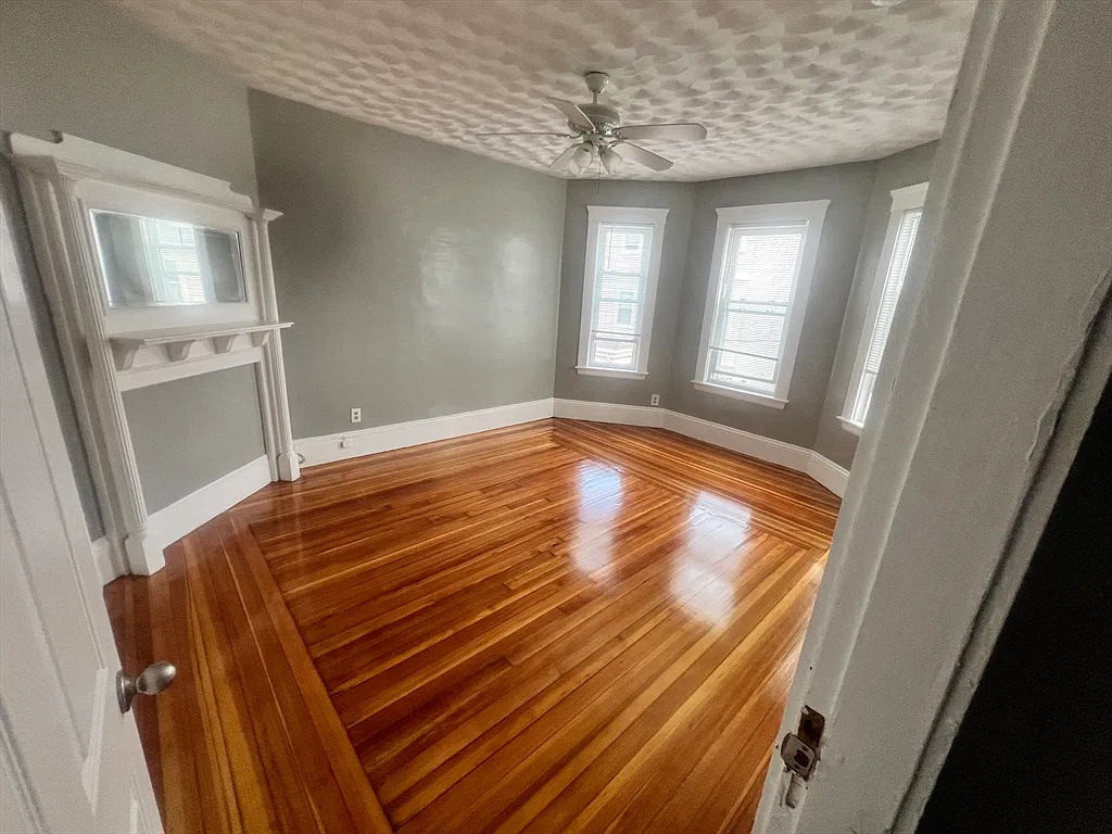 Building Photo - 9 Payson Ave #2