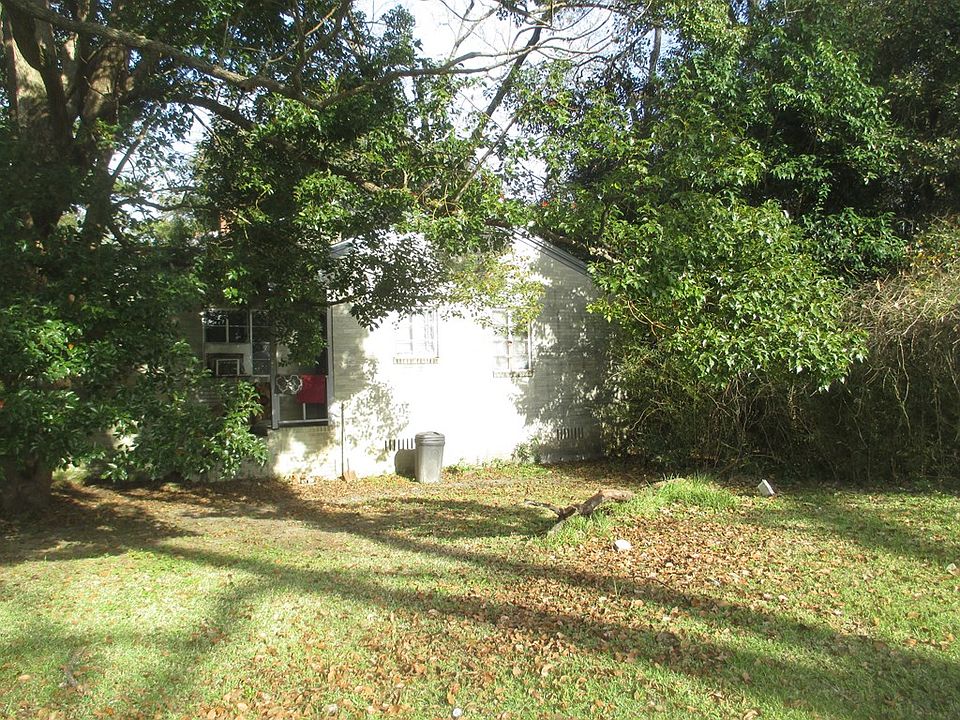 2nd image of 605 N Toombs St