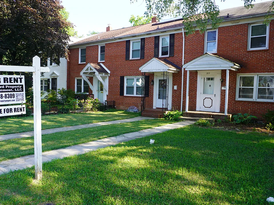 205 E Burke Ave