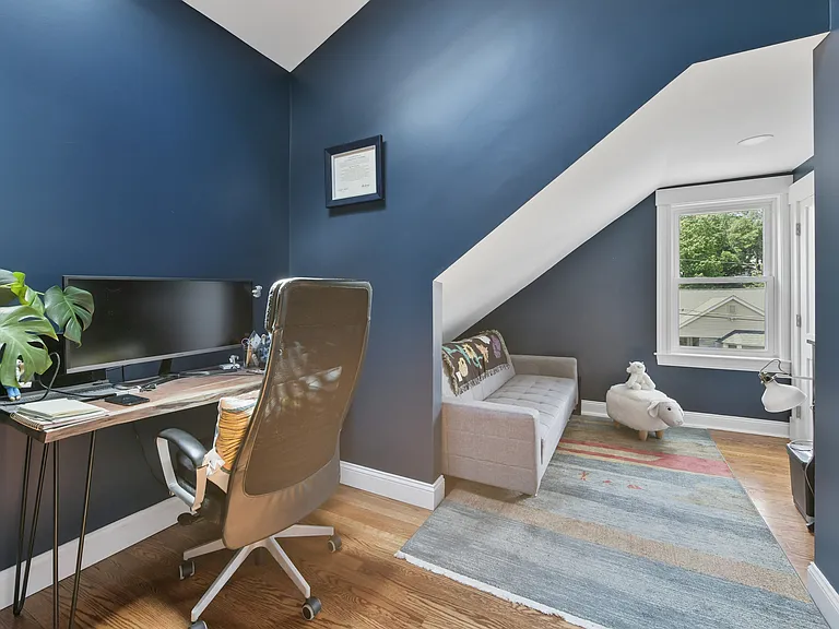 55 McCormack Ave — Photo 17