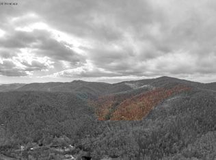 Pond Rd, Spruce Pine, NC 28777