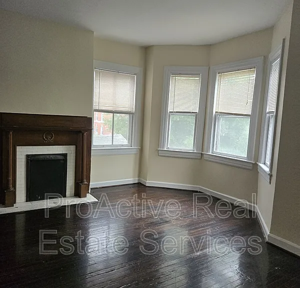910 Colonial Ave — Photo 5