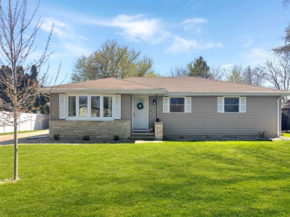 1042 Shannon St, Neenah, WI 54956