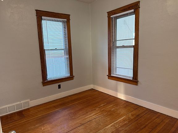 3rd image of 1907 S Pomegranite St