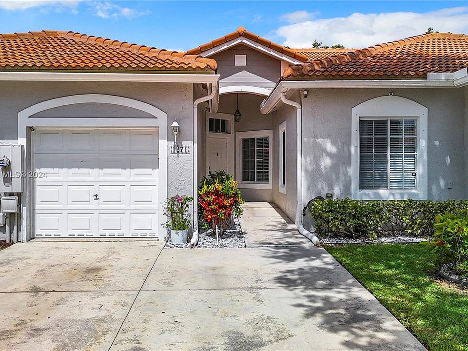 1st image of 1271 SW 48th Ter