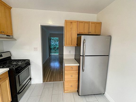 5th image of 1451 Armacost Ave APT 3