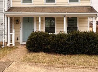22364 Stablehouse Dr, Sterling, VA 20164