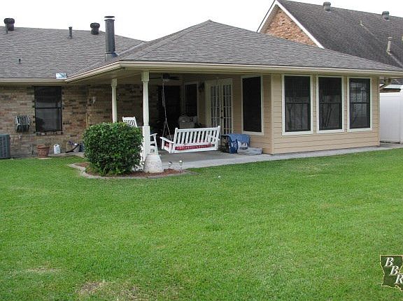 3rd image of 404 Jefferson Dr