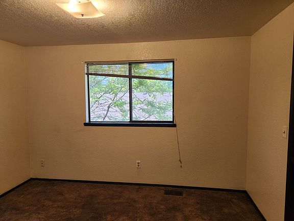 4th image of 604 S 45th Ave #389ECB682