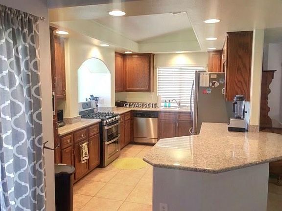 5th image of 8485 Fox Brook St