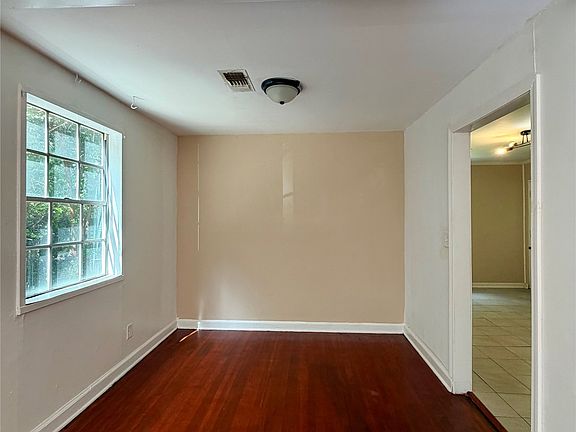 4th image of 33 Evans Dr