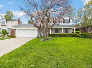 6748 Brookshire Dr, Canton, MI 48187