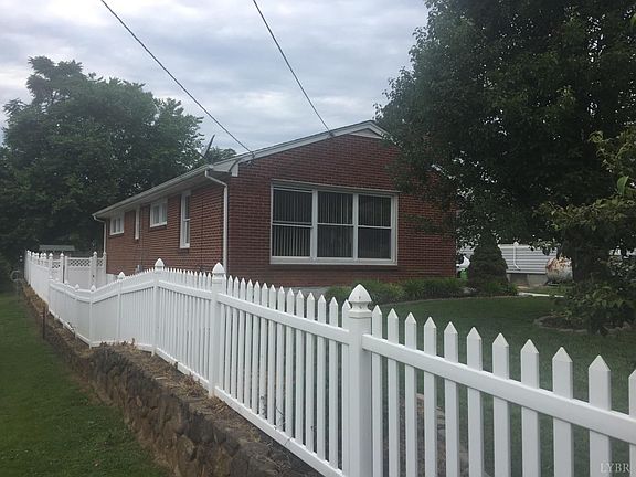 3rd image of 2219 King St