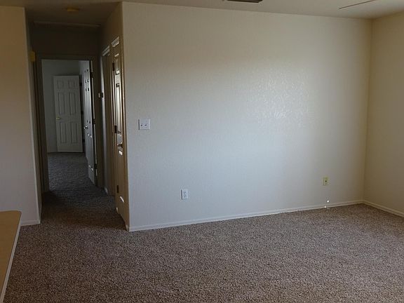 5th image of 3386 Mockingbird Dr #B