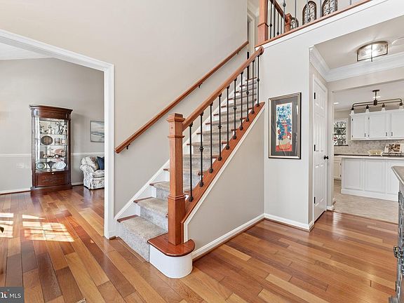 4th image of 7 Wexwood Ct