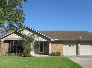 5209 Halbert Dr, Pearland, TX 77581