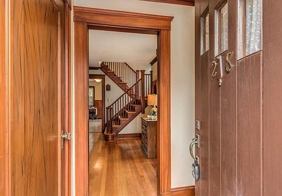 5th image of 28 Essex St