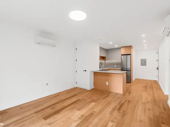 205 Cabrini Boulevard image 7 of 8