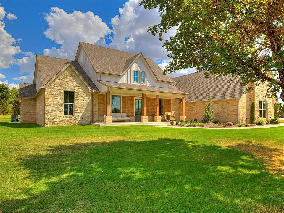 1st image of 847 Whispering Trails Dr