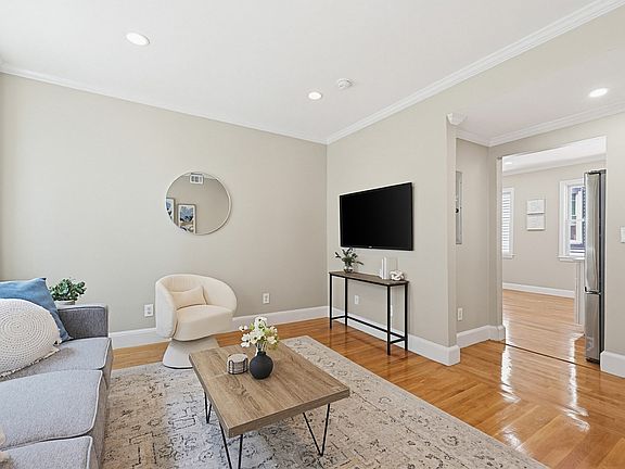3rd image of 574 Washington St #2