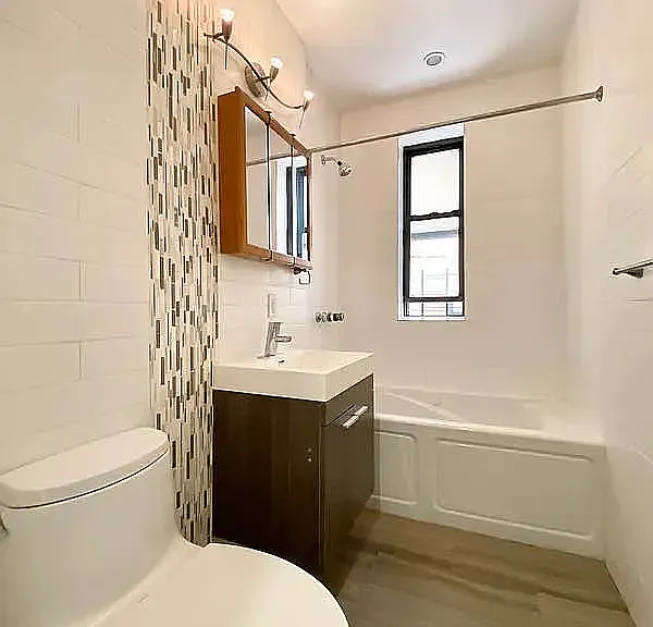235 W 146th St #2L — Photo 3