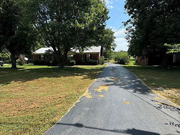 2nd image of 116 Wildwood Dr