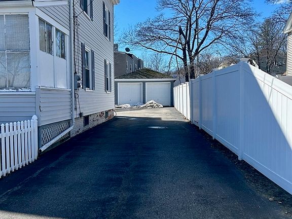 4th image of 1 Dunlap St