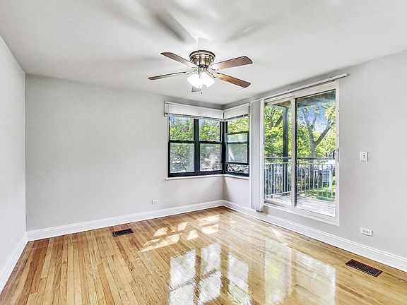 3rd image of 7336 N Winchester Ave APT 1E