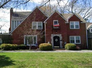 6030 Ward Pkwy, Kansas City, MO 64113