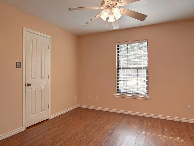 2418 Handlin Dr — Photo 12