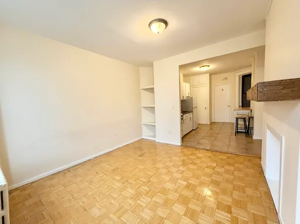 320 East 59th Street image 3 of 13