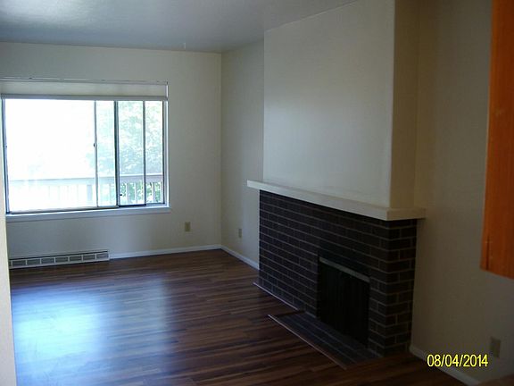 3rd image of 631 Whitaker Dr