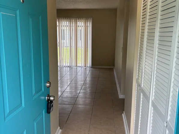 1529 Pullen Rd, Jacksonville, FL