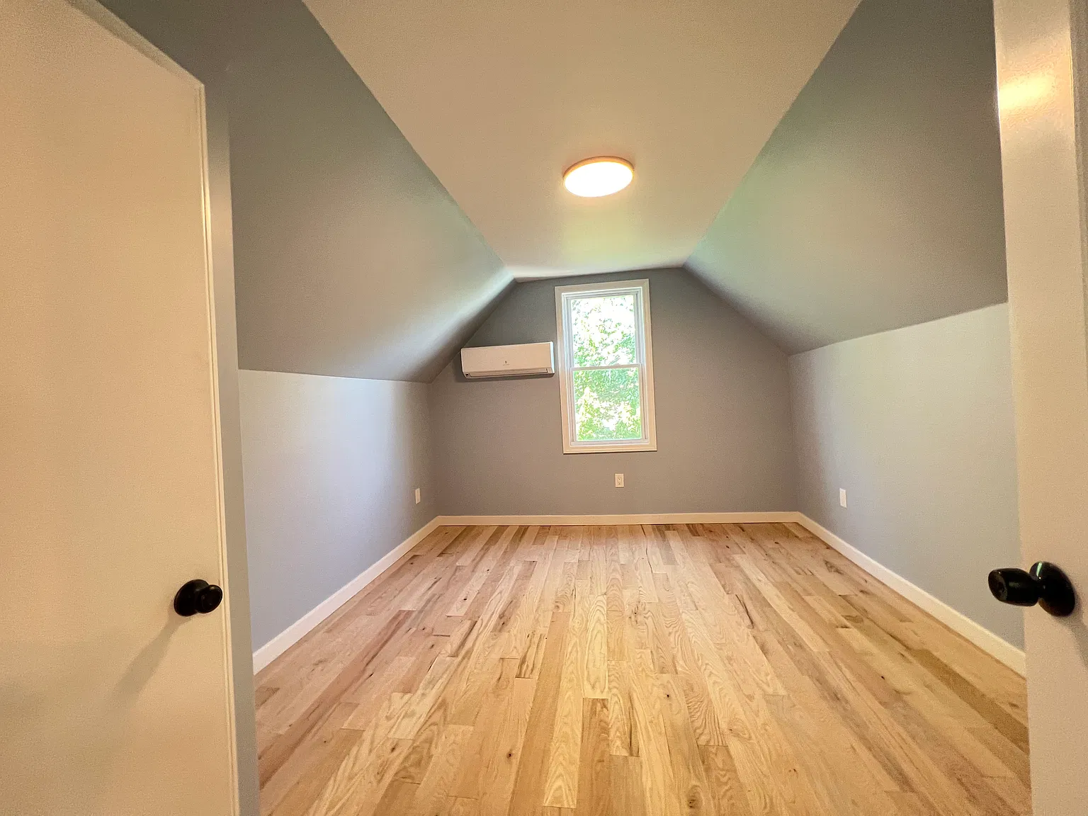4 bed, 1200 sqft, $3,000 — Photo 3